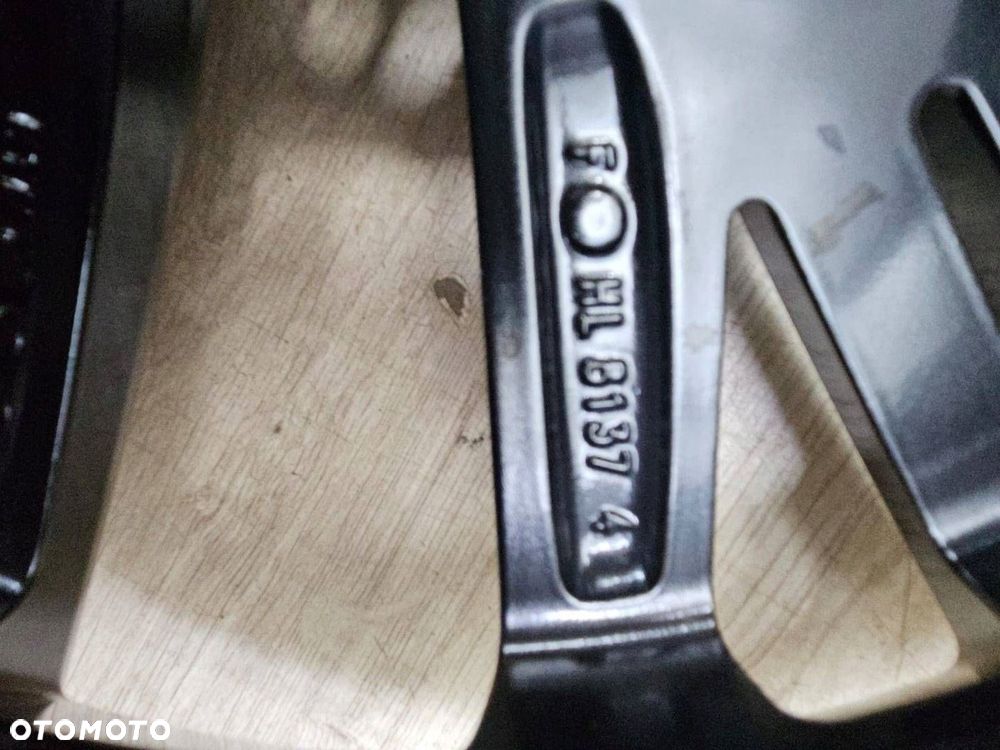 Felga VW Golf VII 5G0 6.5Jx16H2 Et46 5x112 - 16