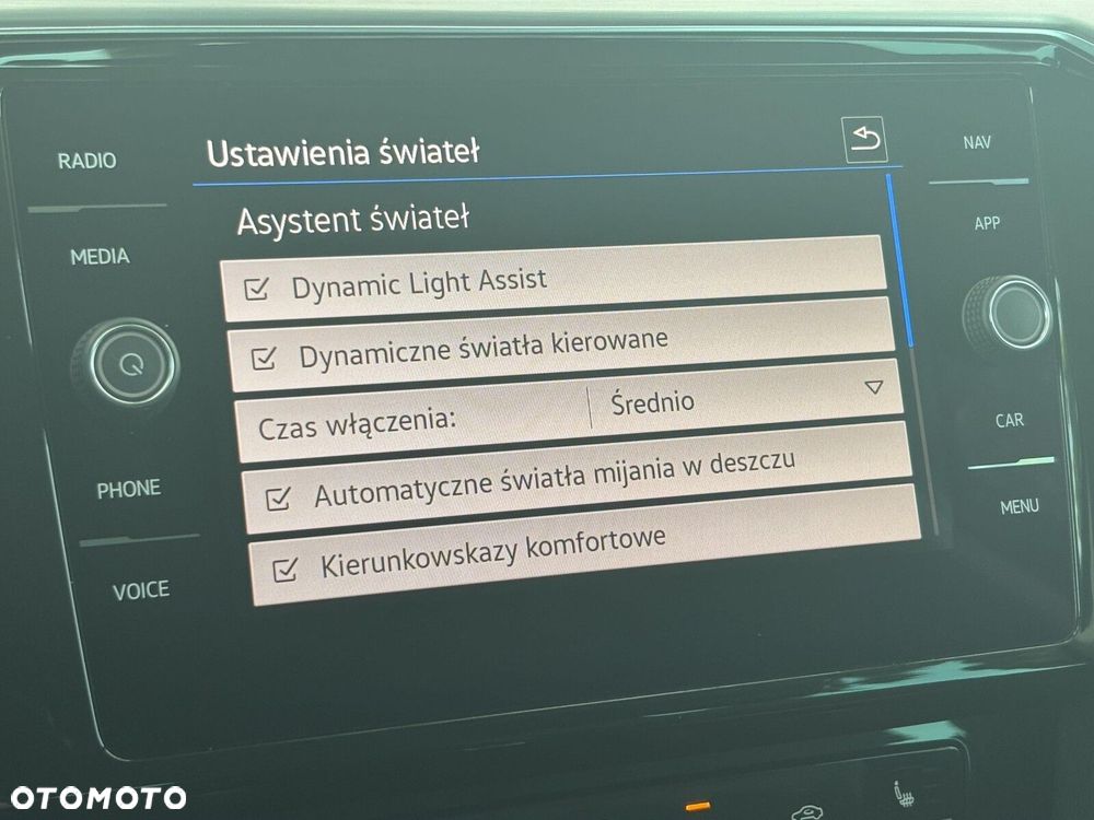 Volkswagen Passat Variant 2.0 TDI SCR Elegance DSG - 29