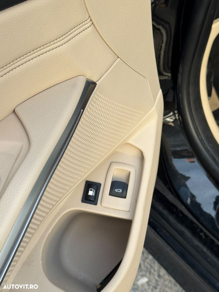 BMW Seria 3 330e Aut. Luxury Line - 16
