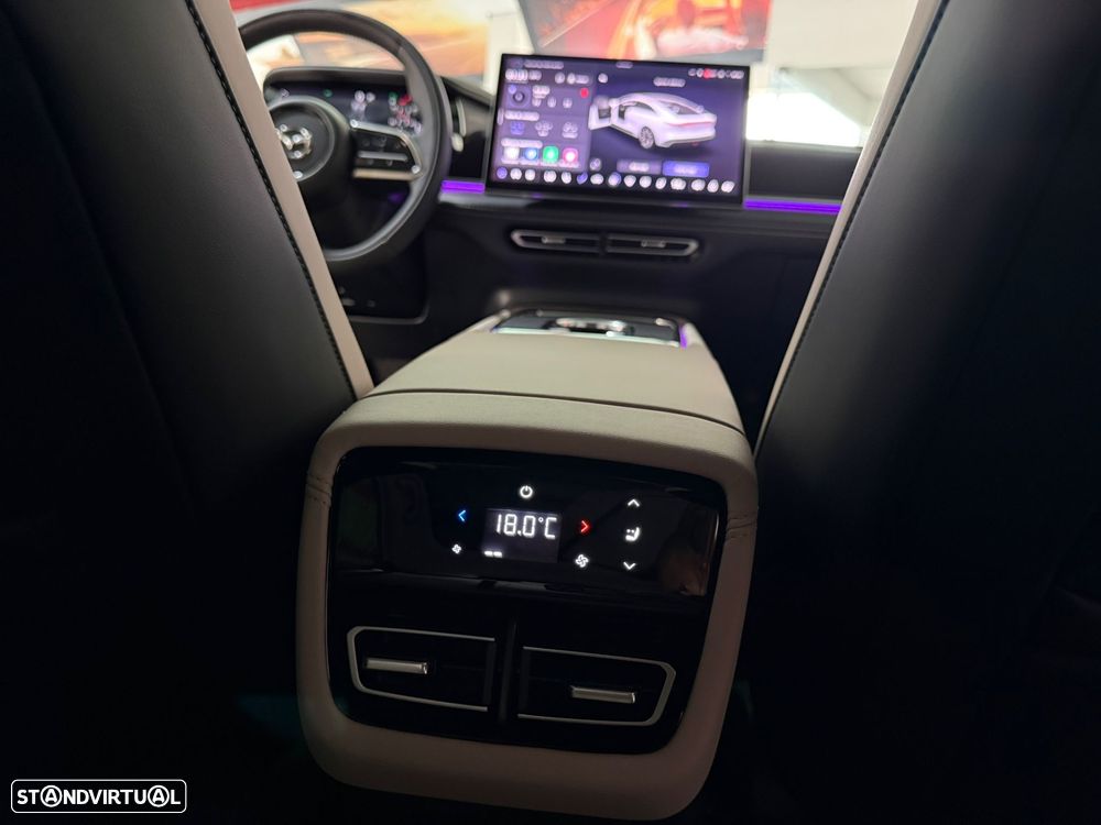 Mazda 6e 68.8 kWh Takumi - 18