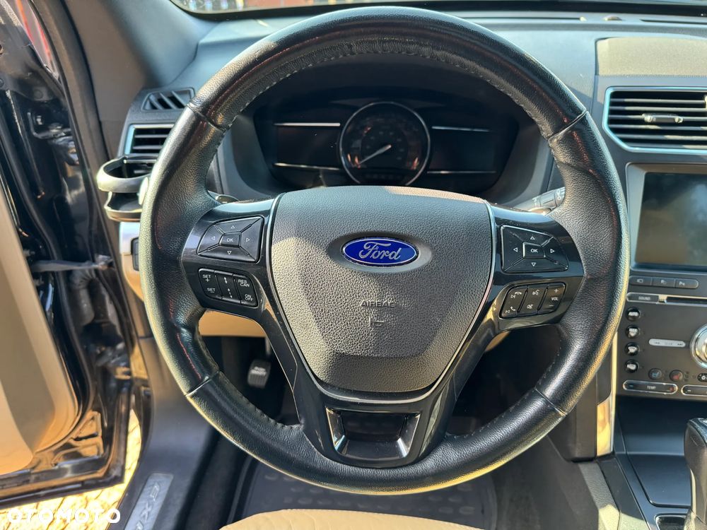 Ford Explorer - 24