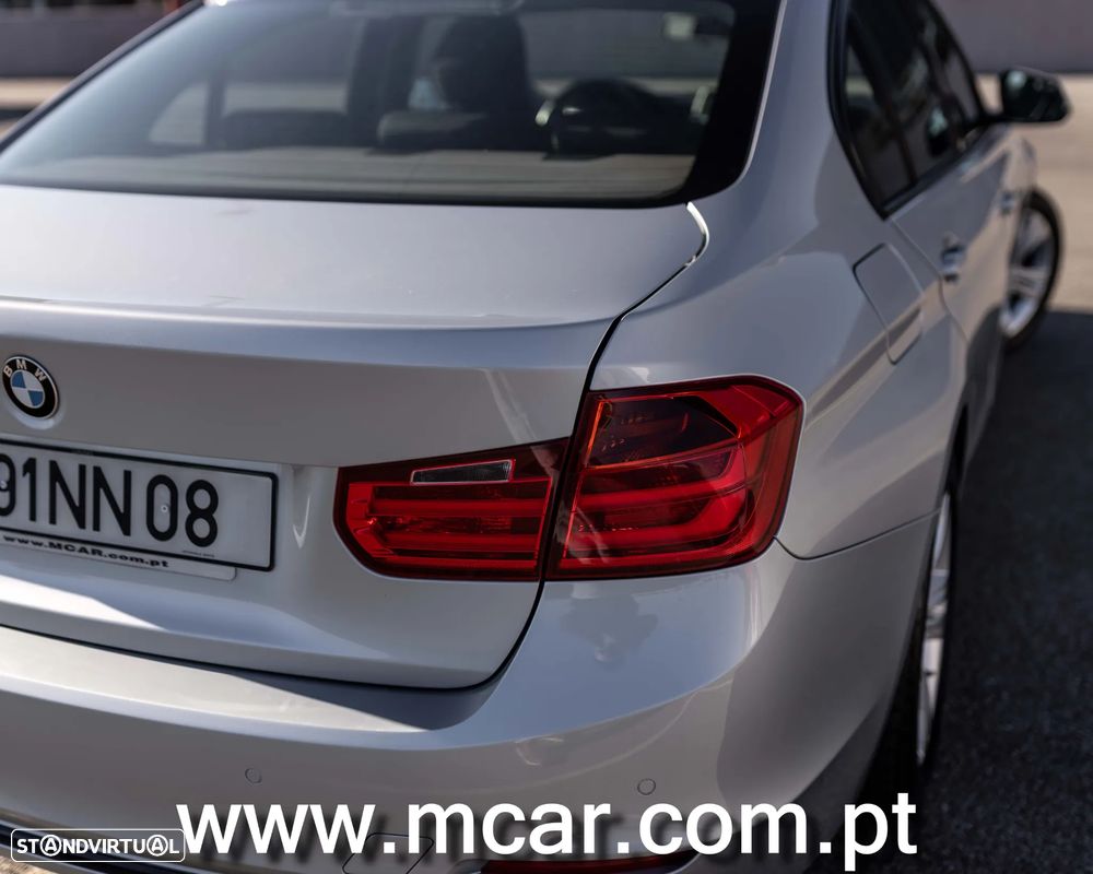 BMW 318 d Auto Line Sport - 17