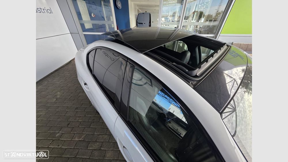 Alfa Romeo Giulia 2.2 D Estrema Q4 AT8 - 14