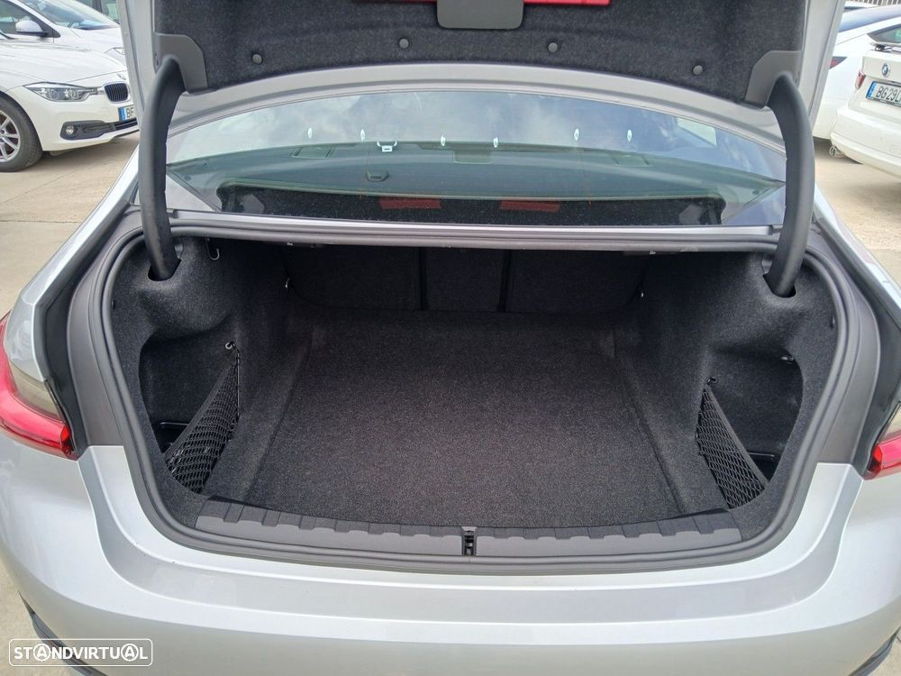 BMW 318 d Auto - 11