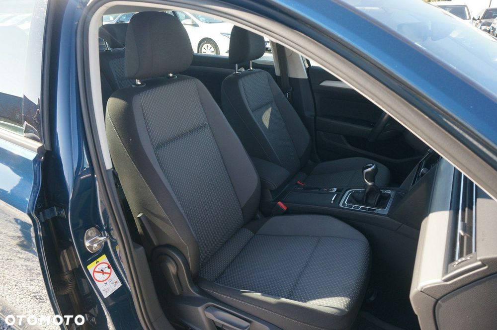 Volkswagen Passat Variant 2.0 TDI EVO Essence - 29