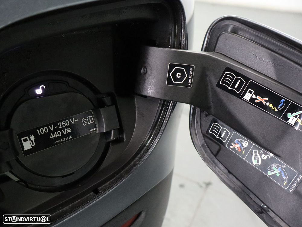 Mercedes-Benz GLC 300 de 4Matic - 23