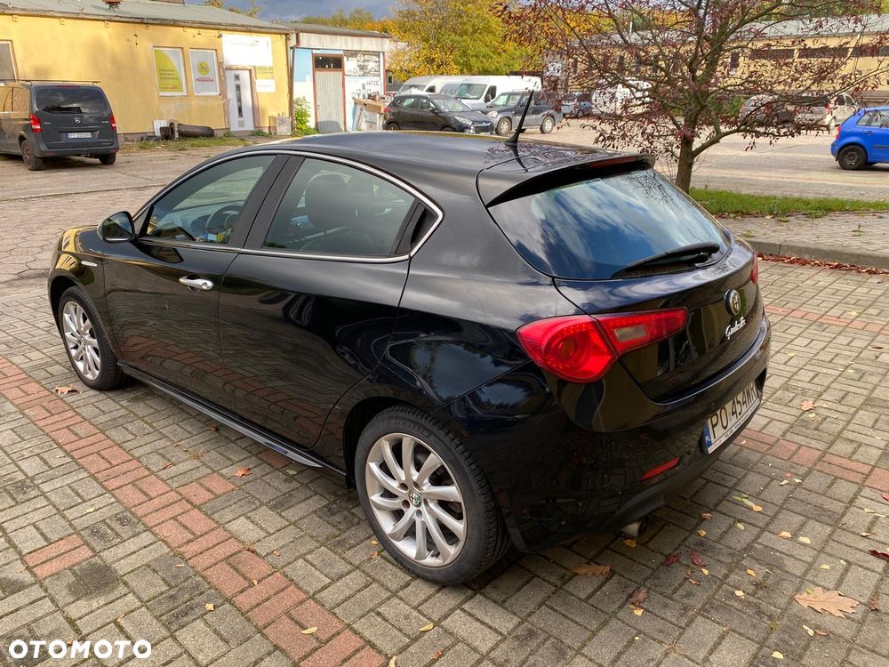 Alfa Romeo Giulietta 2013 photo 3