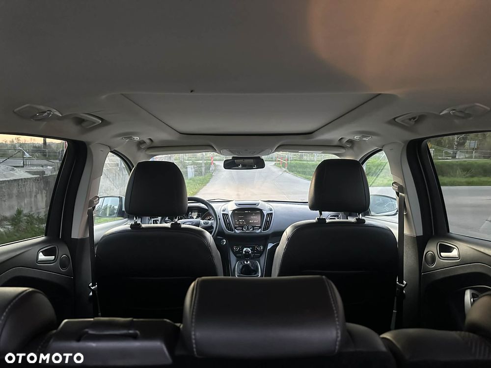 Ford Kuga 2.0 TDCi 4x4 Titanium - 22