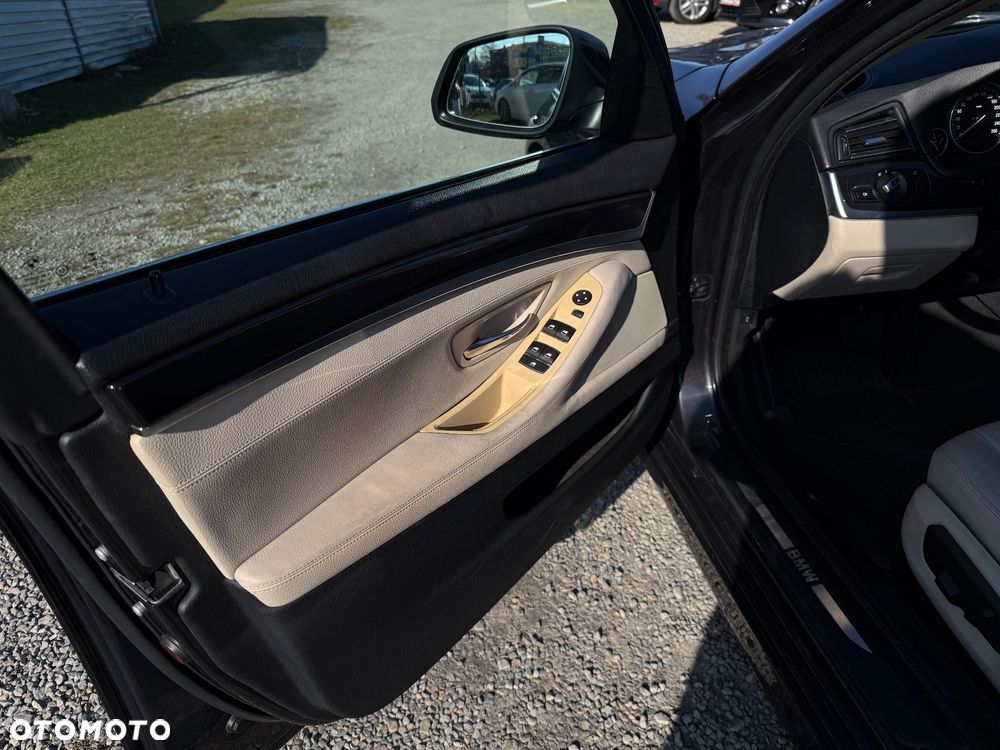 BMW Seria 5 518d - 14