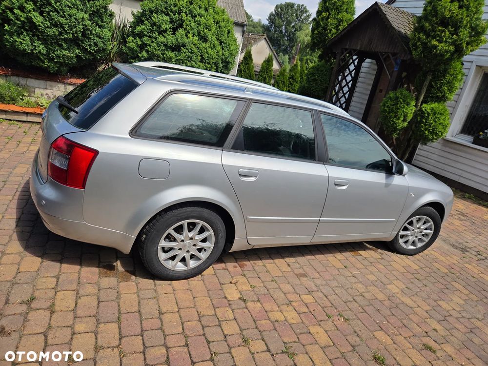 Audi A4 Avant - 11