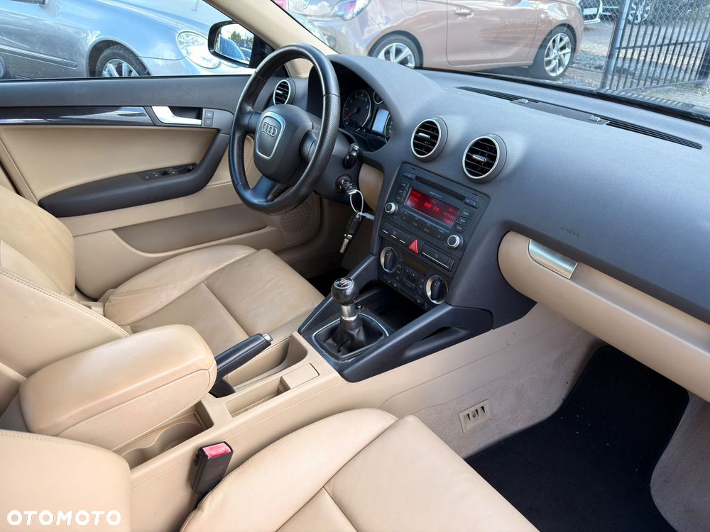 Audi A3 Sportback 1.6 FSI Ambiente - 7