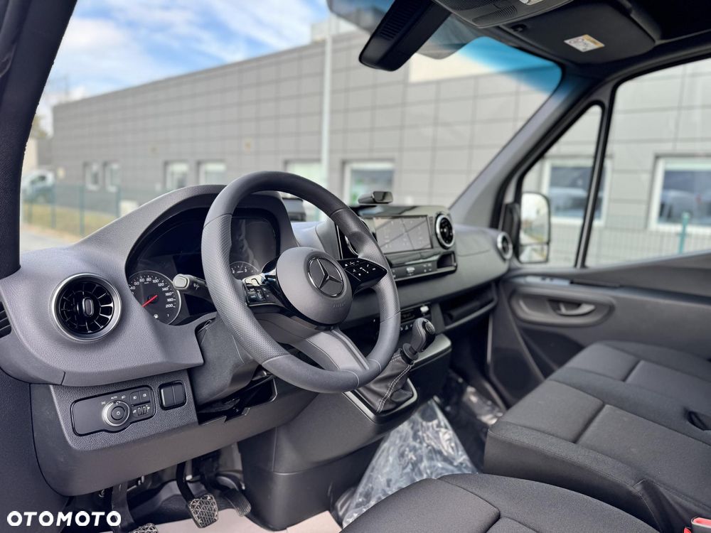 Mercedes-Benz Sprinter - 8
