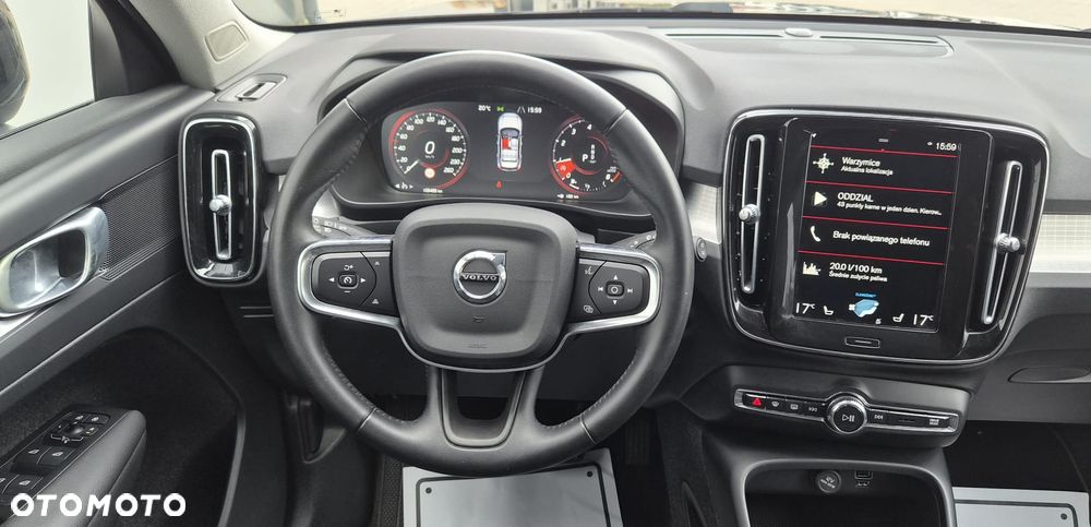 Volvo XC 40 - 32