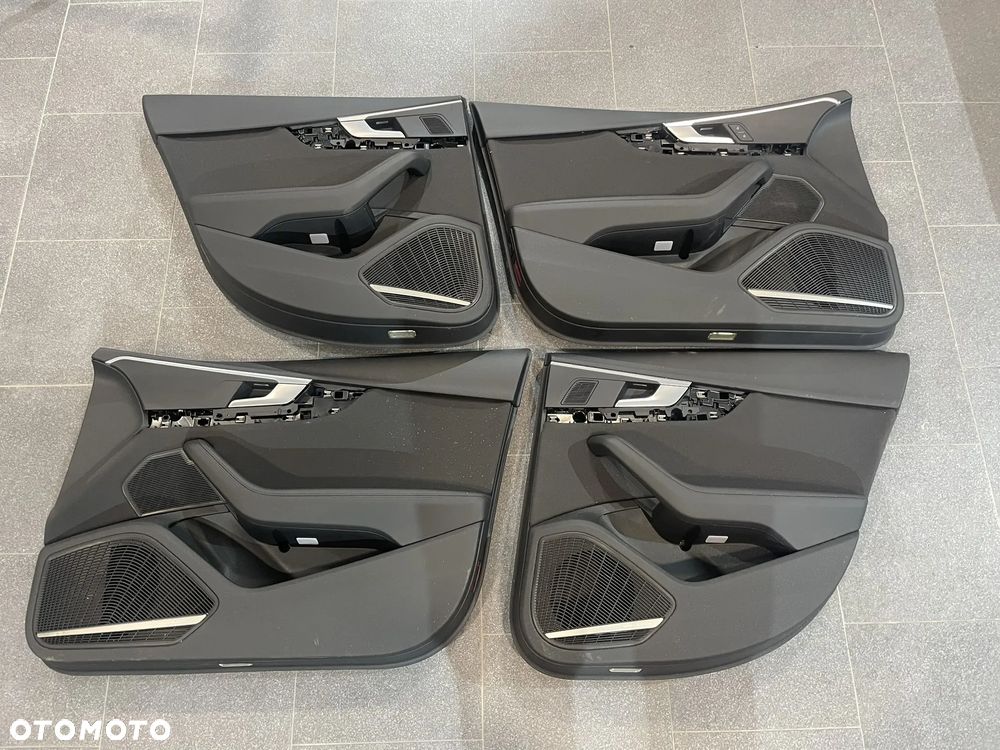 Audi A4 B9 8W boczek tapicerka drzwi B&O - 1