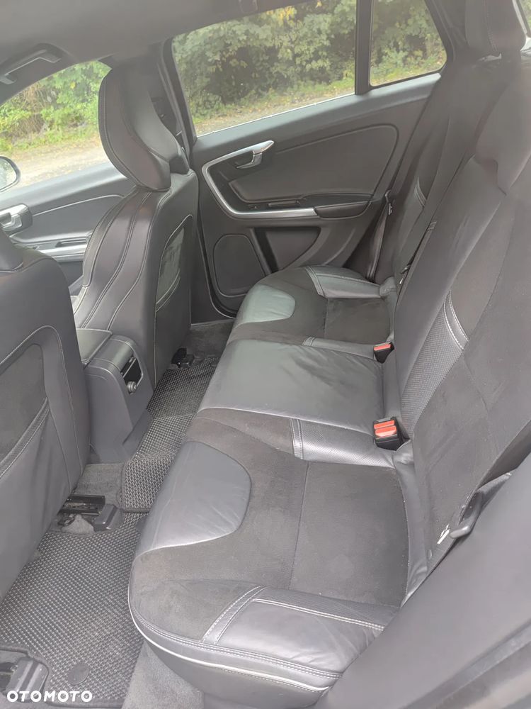 Volvo V60 D4 R-Design - 5