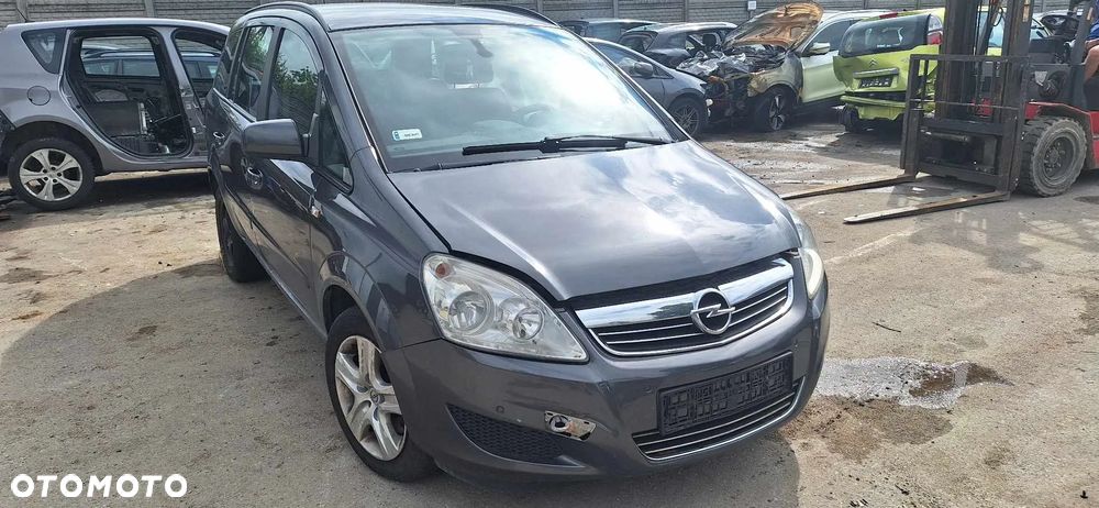 Opel Zafira B 1,7 CDTI 110km rozrusznik - 4