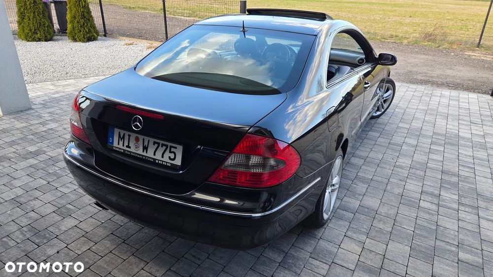 Mercedes-Benz CLK - 24