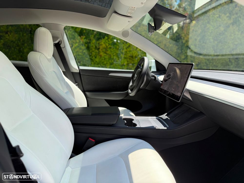 Tesla Model Y Long Range Tração Integral - 31