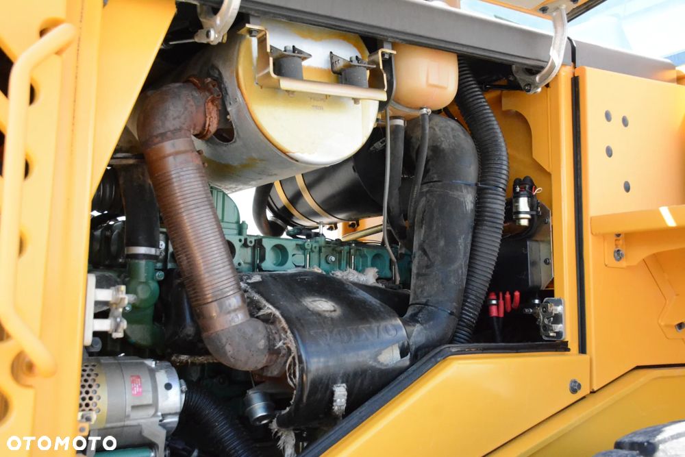 Volvo L110E / 2006r / Przegubowa / Waga w łyżce / 8803 mth / Centralne smarowanie - 20