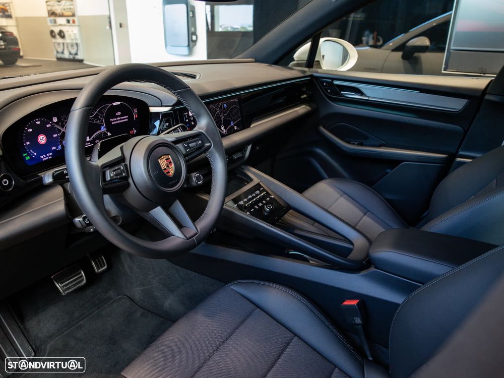 Porsche Macan Electric 4 - 26
