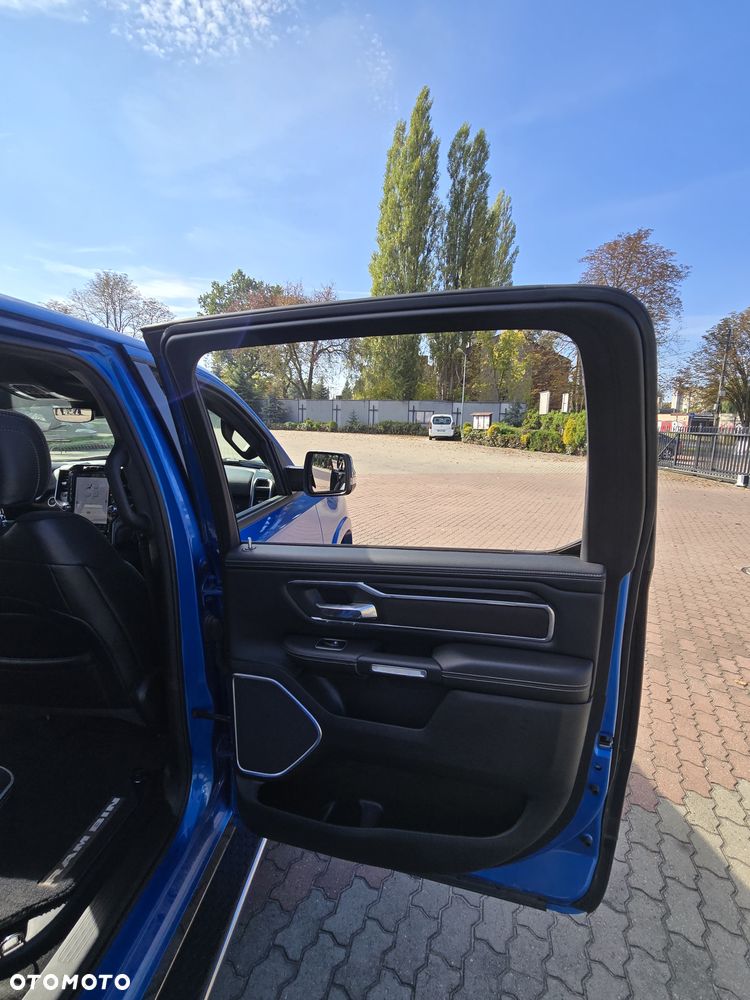 Dodge RAM 5.7 4x4 - 22