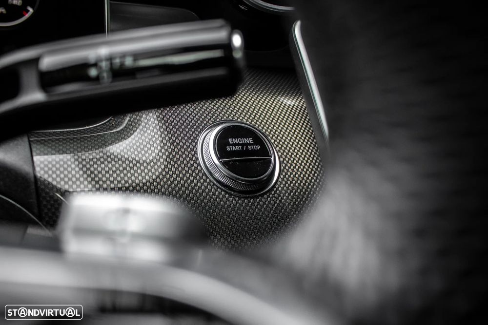 Mercedes-Benz C 300 e AMG Line - 18