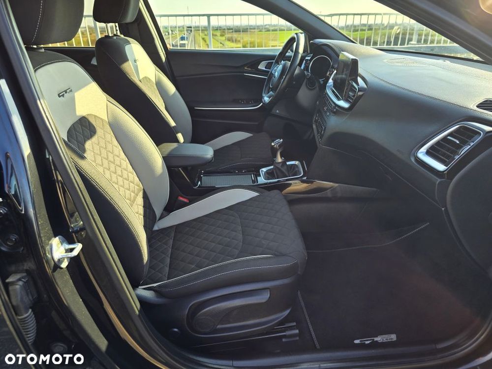 Kia Ceed 1.6 CRDi GT Line - 27