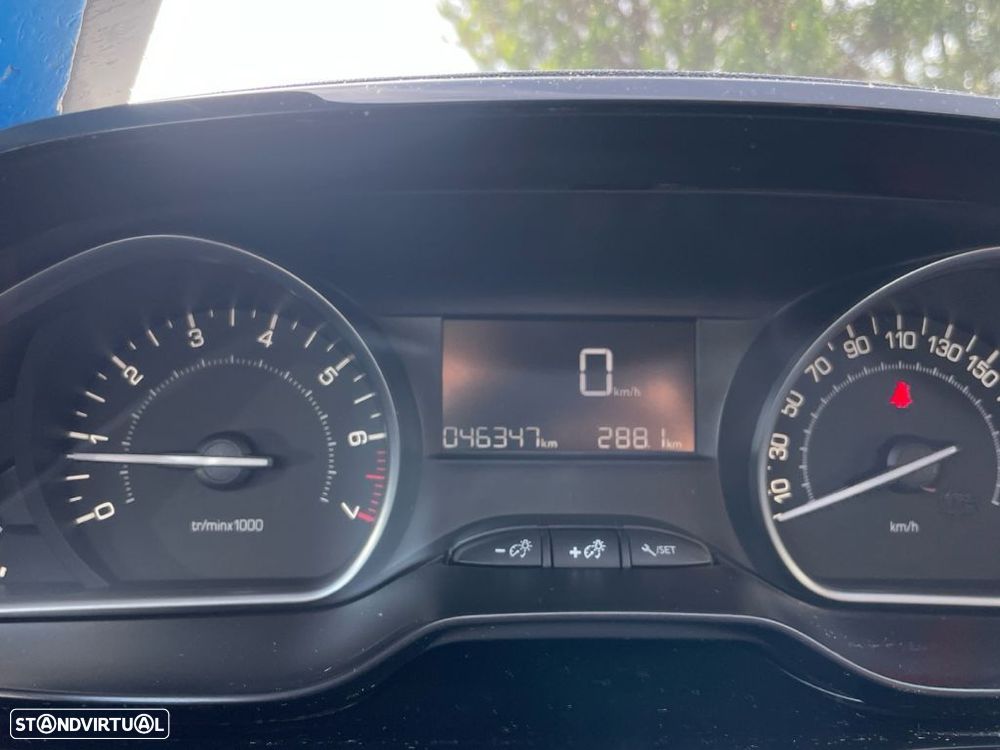 Peugeot 208 1.2 PureTech Style - 3