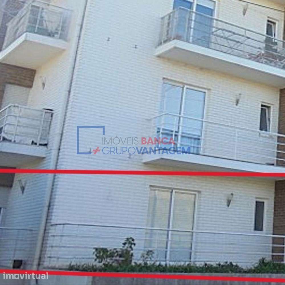 T2 inserido no RC de edifício com elevador, varanda e garagem em E... - Grande imagem: 2/16