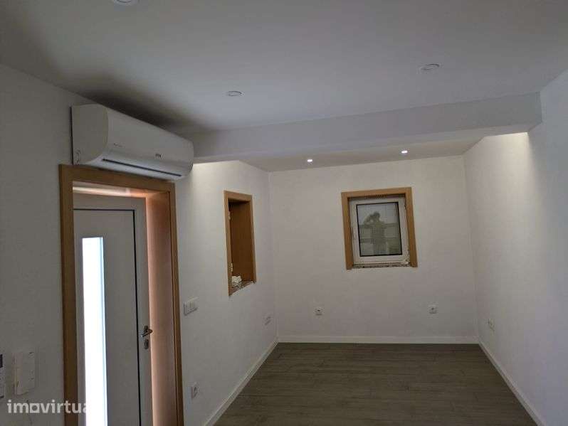 Moradia T2 totalmente renovada - Grande imagem: 3/8