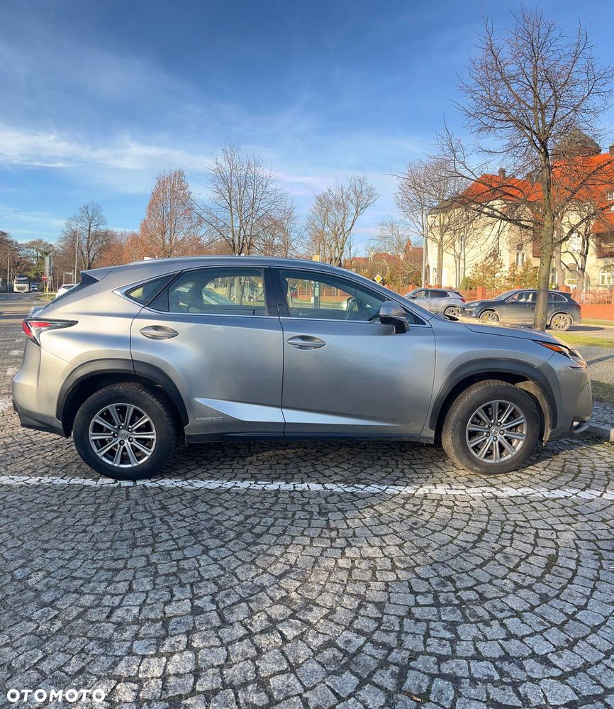 Lexus NX 300h Elite AWD - 2