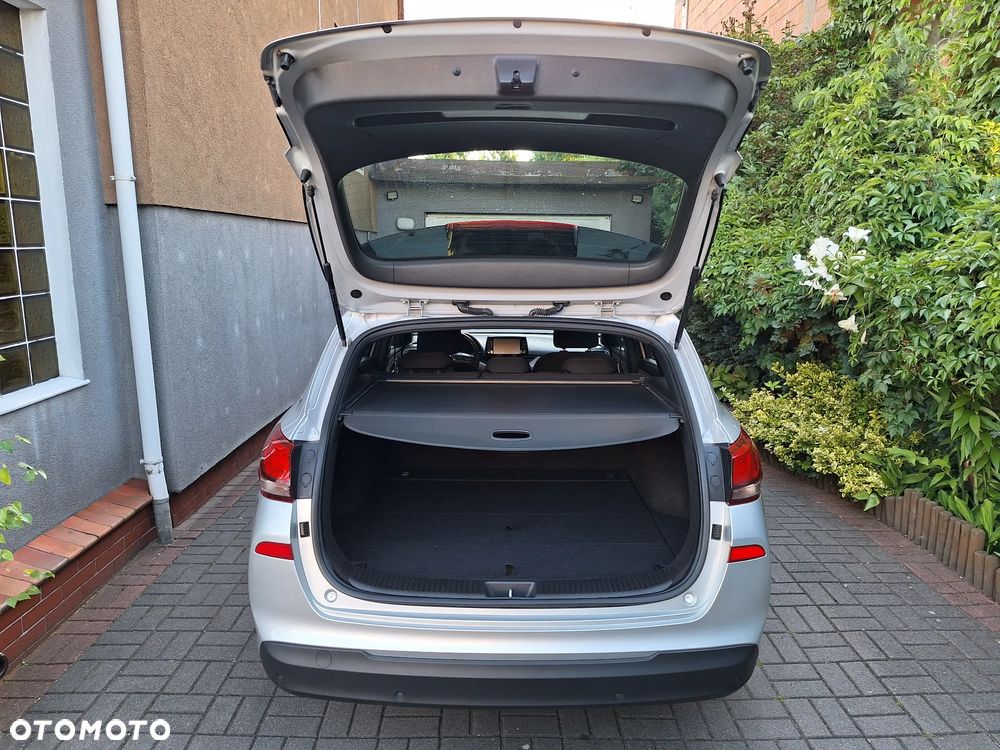Hyundai i30 1.6 D Comfort - 16