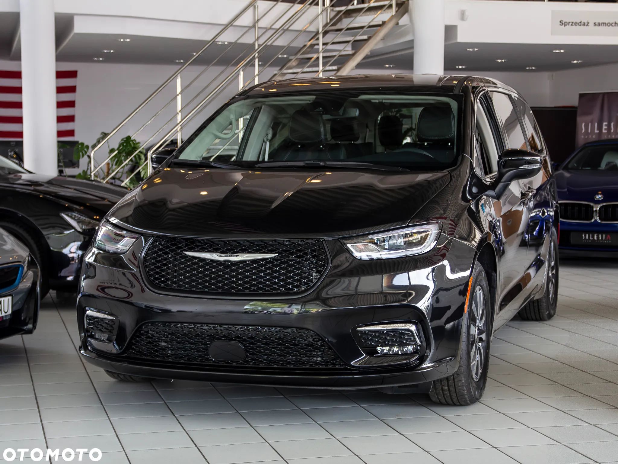 Chrysler Pacifica - 1