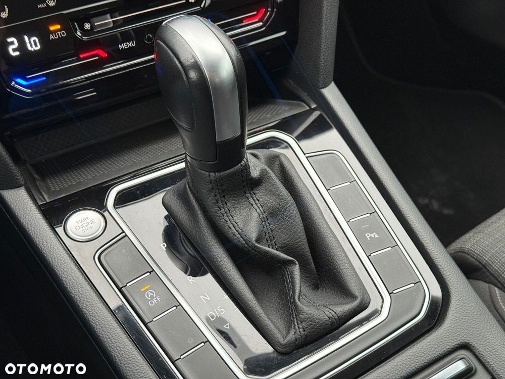 Volkswagen Passat Variant 2.0 TDI EVO Business DSG - 20