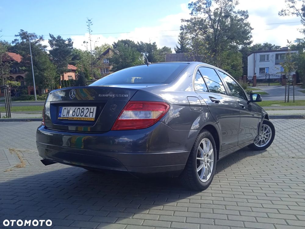 Mercedes-Benz Klasa C 180 BlueEFFICIENCY Elegance - 20