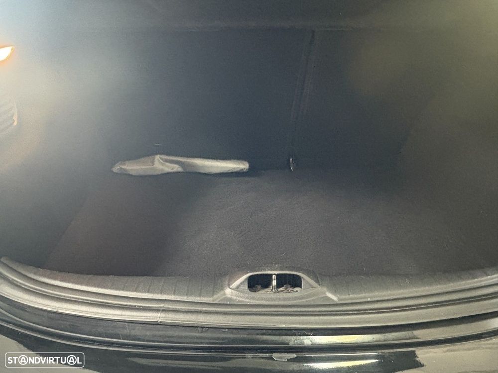 Peugeot 208 1.2 PureTech Signature - 17