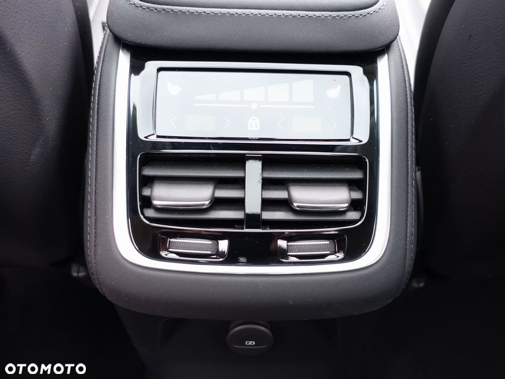 Volvo XC 90 T8 AWD Ultra Dark - 26
