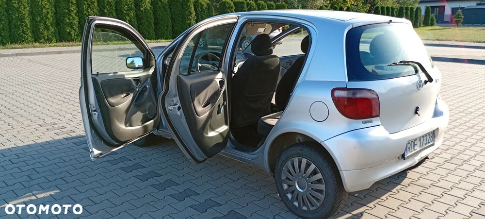 Toyota Yaris - 8