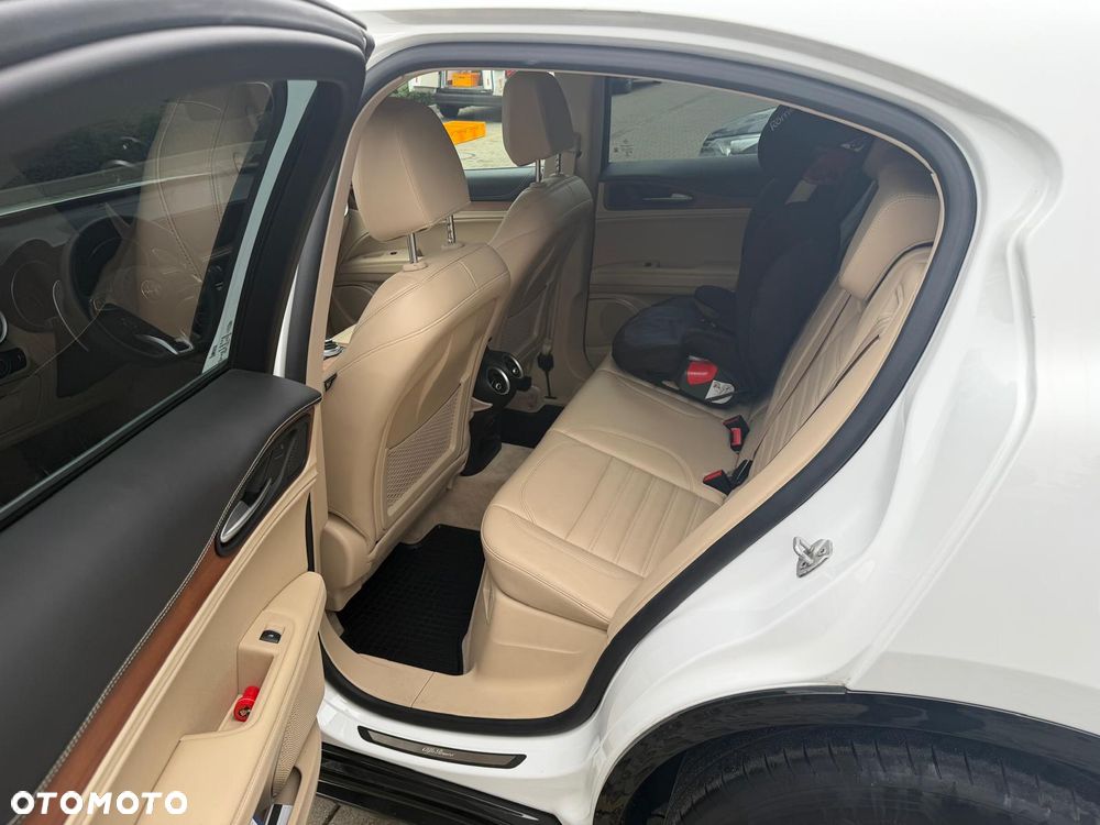 Alfa Romeo Stelvio 2.0 Turbo Veloce TI Q4 - 6