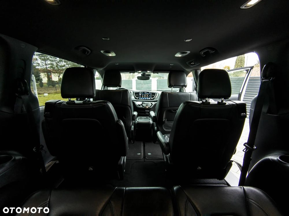 Chrysler Pacifica - 37