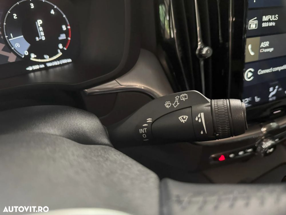 Volvo XC 60 D4 Momentum Pro - 29