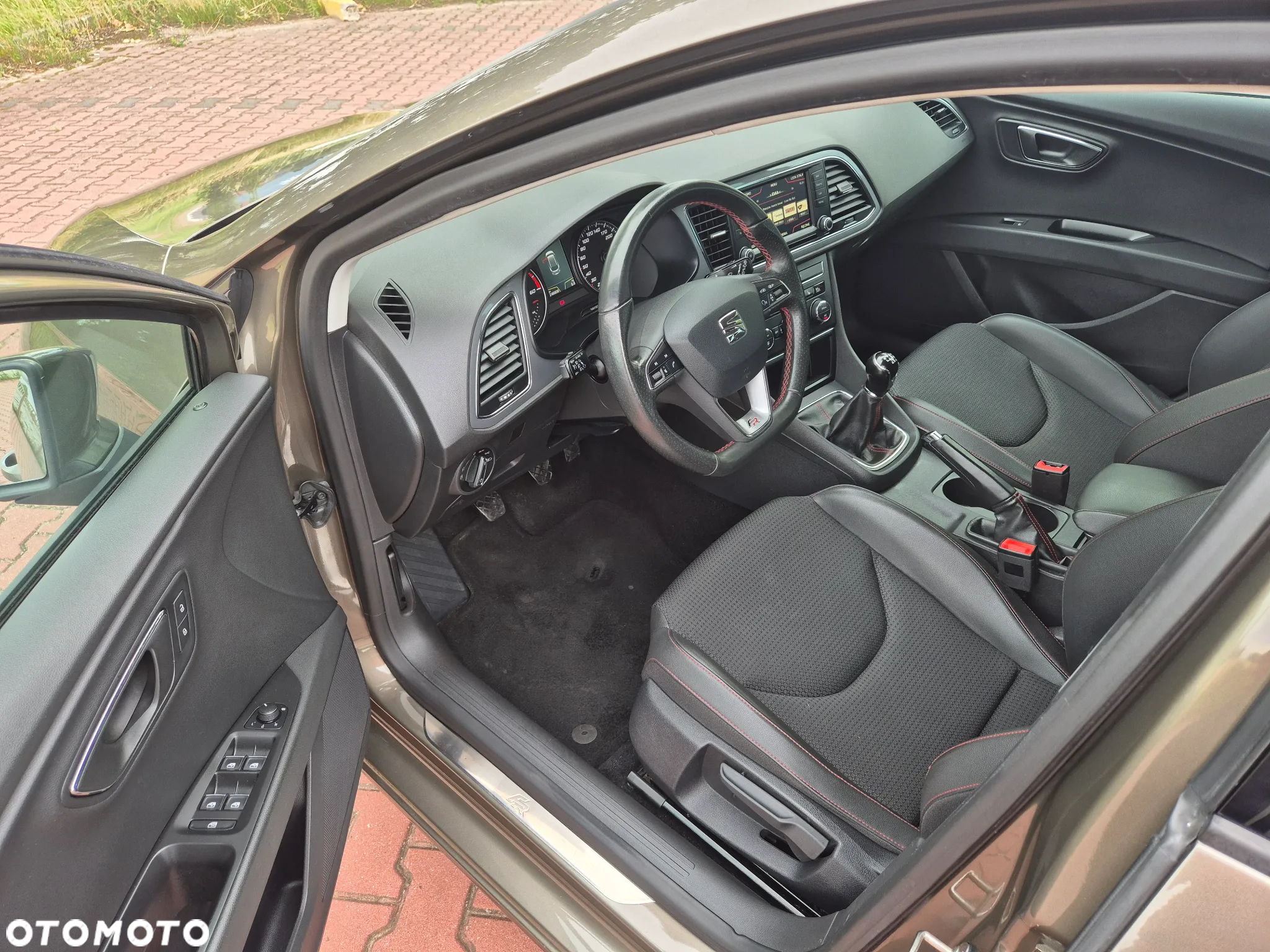 Seat Leon Sportstourer 2.0 TDI FR Plus - 13