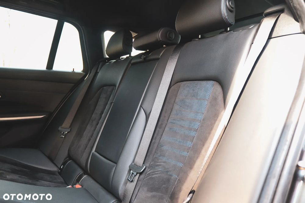 BMW Seria 3 320d M Sport Shadow sport - 40