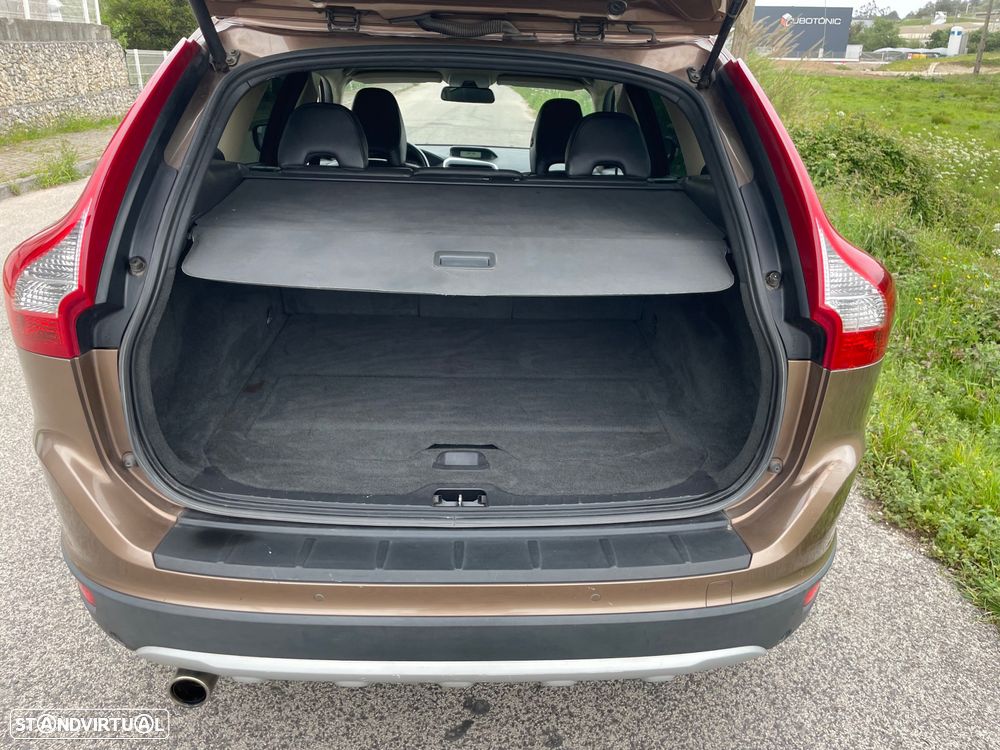 Volvo XC 60 2.4 D Drive - 6
