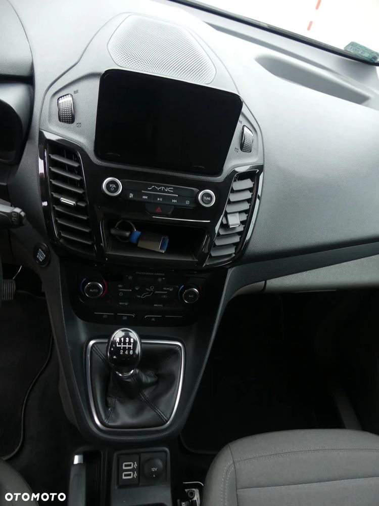Ford Tourneo Connect - 26