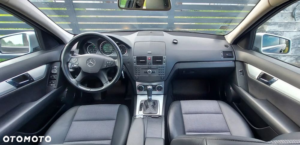 Mercedes-Benz Klasa C 200 CGI Automatik BlueEFFICIENCY Avantgarde - 30