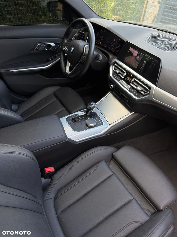 BMW Seria 3 330i xDrive Sport Line - 22