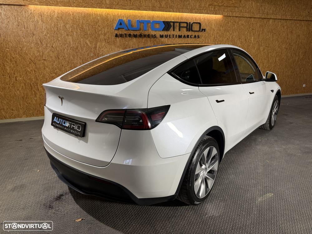 Tesla Model Y Standard - 2