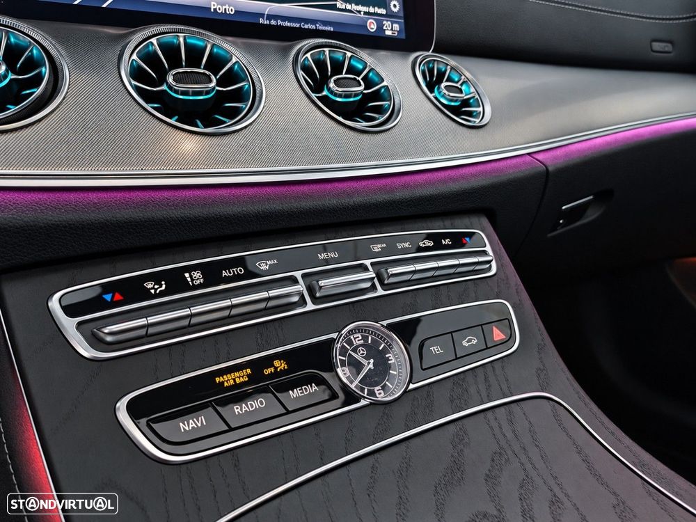 Mercedes-Benz E 220 d AMG Line Aut. — fotografia 23