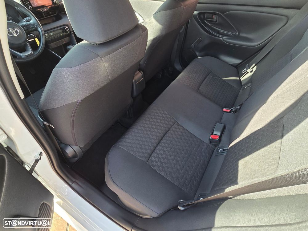 Toyota Yaris - 32
